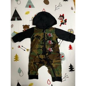 Never worn - Air Jordan/Nike Baby Camo Romper